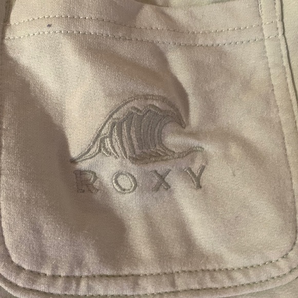 Roxy, green shorts in woman’s size medium. For $12 dollars - Picture 3 of 4